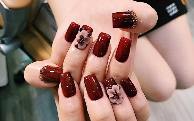 Mẫu Nail Đính Charm/ Đá Đỏ Burgundy