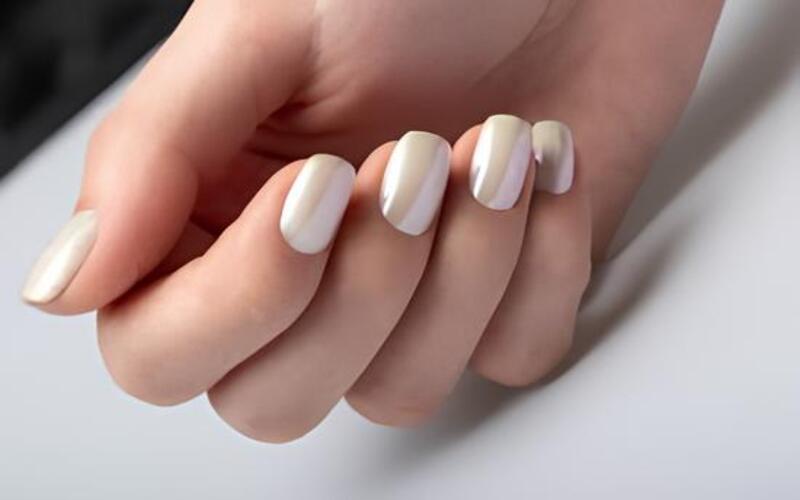 Mẫu Nail Ẩn Xà Cừ – Sự Sang Trọng Đến Từ Thiên Nhiên
